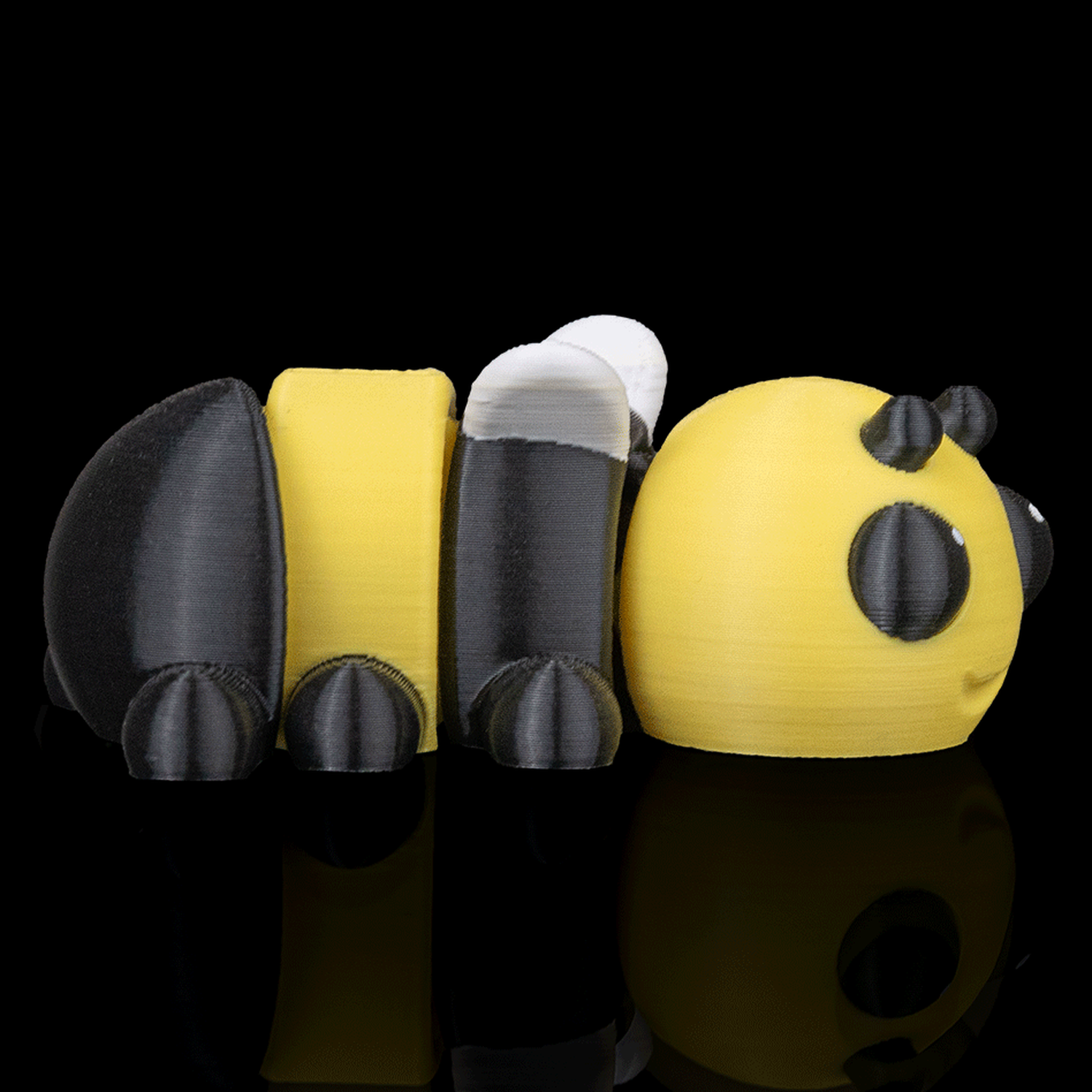 Llavero de abeja relajada