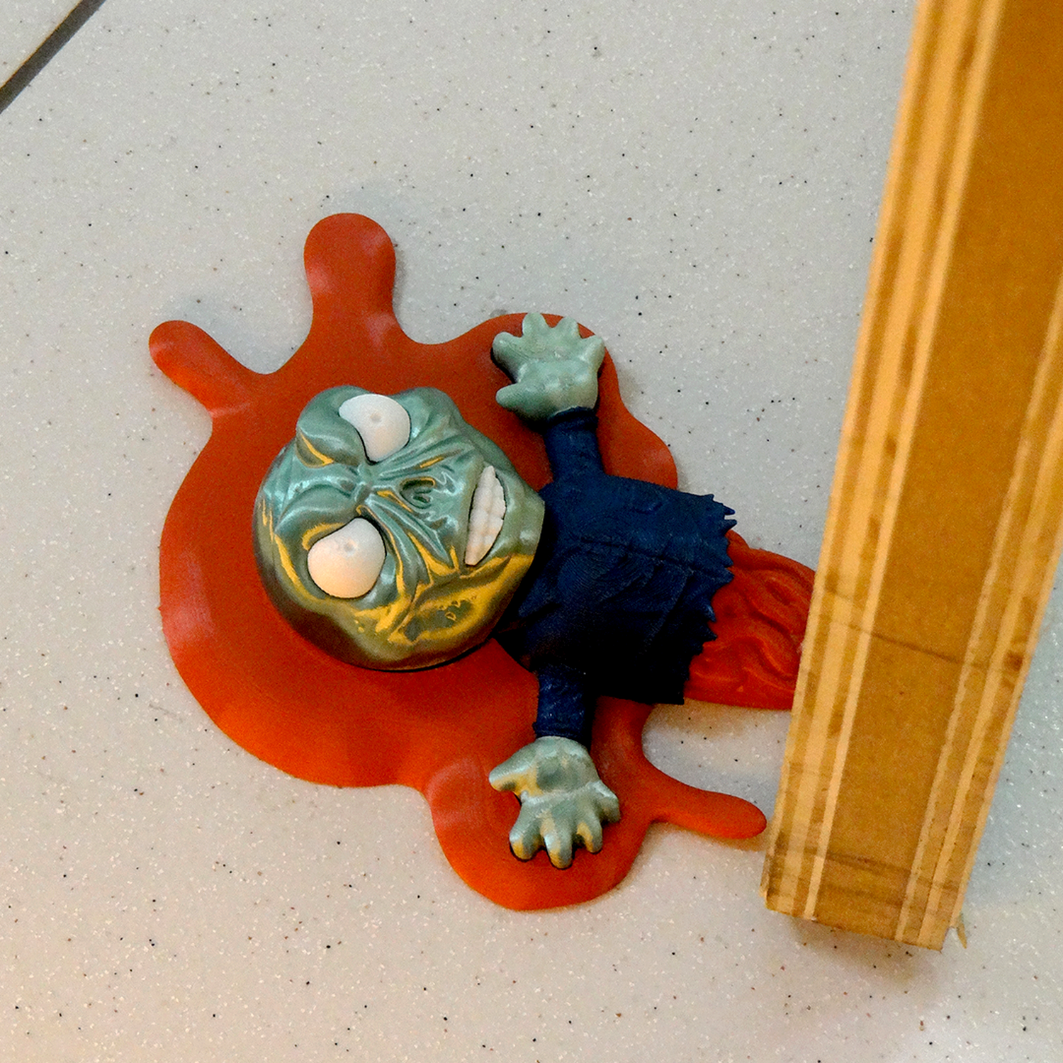 Tope de puerta Zombi