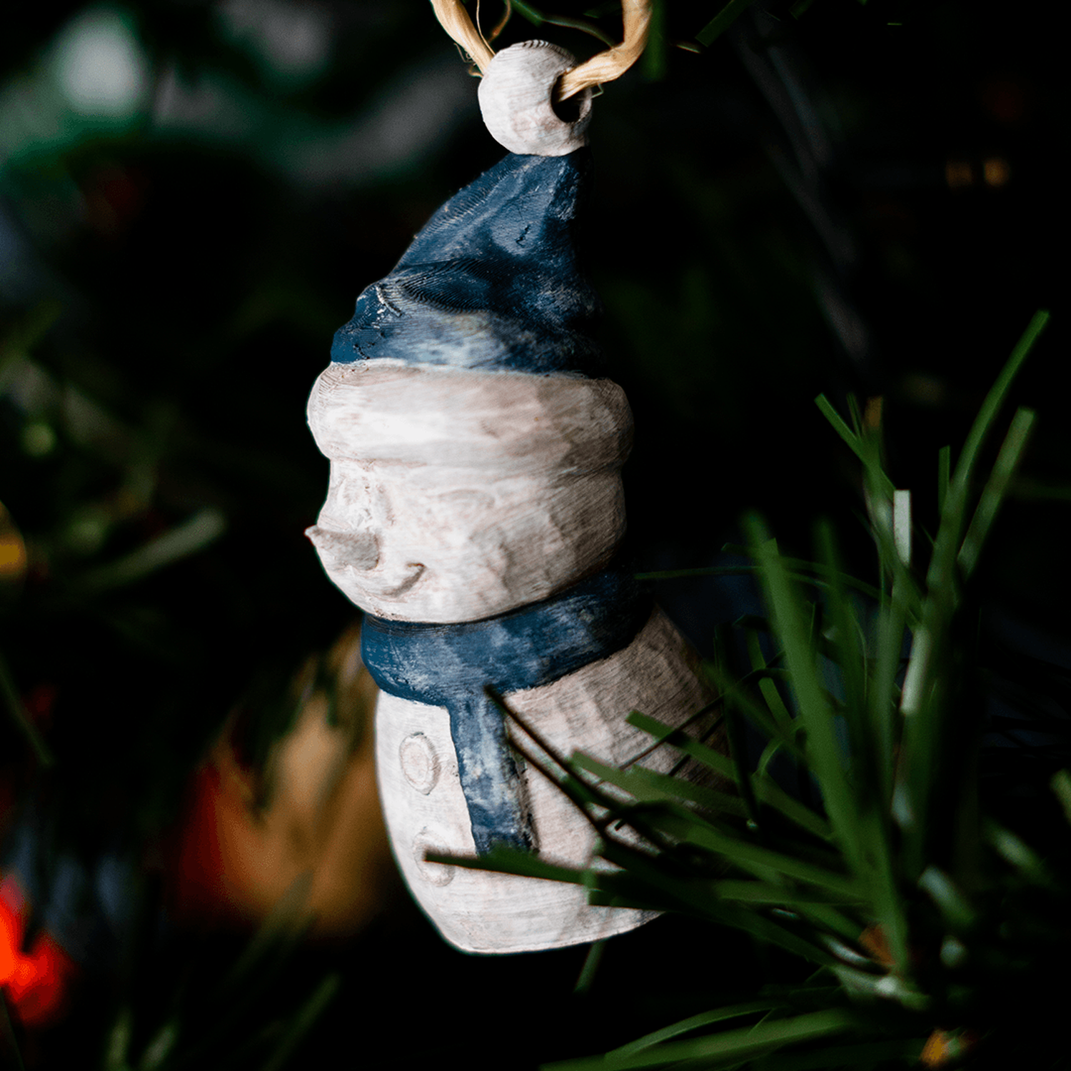 Adornos navideños de inspiración tallada