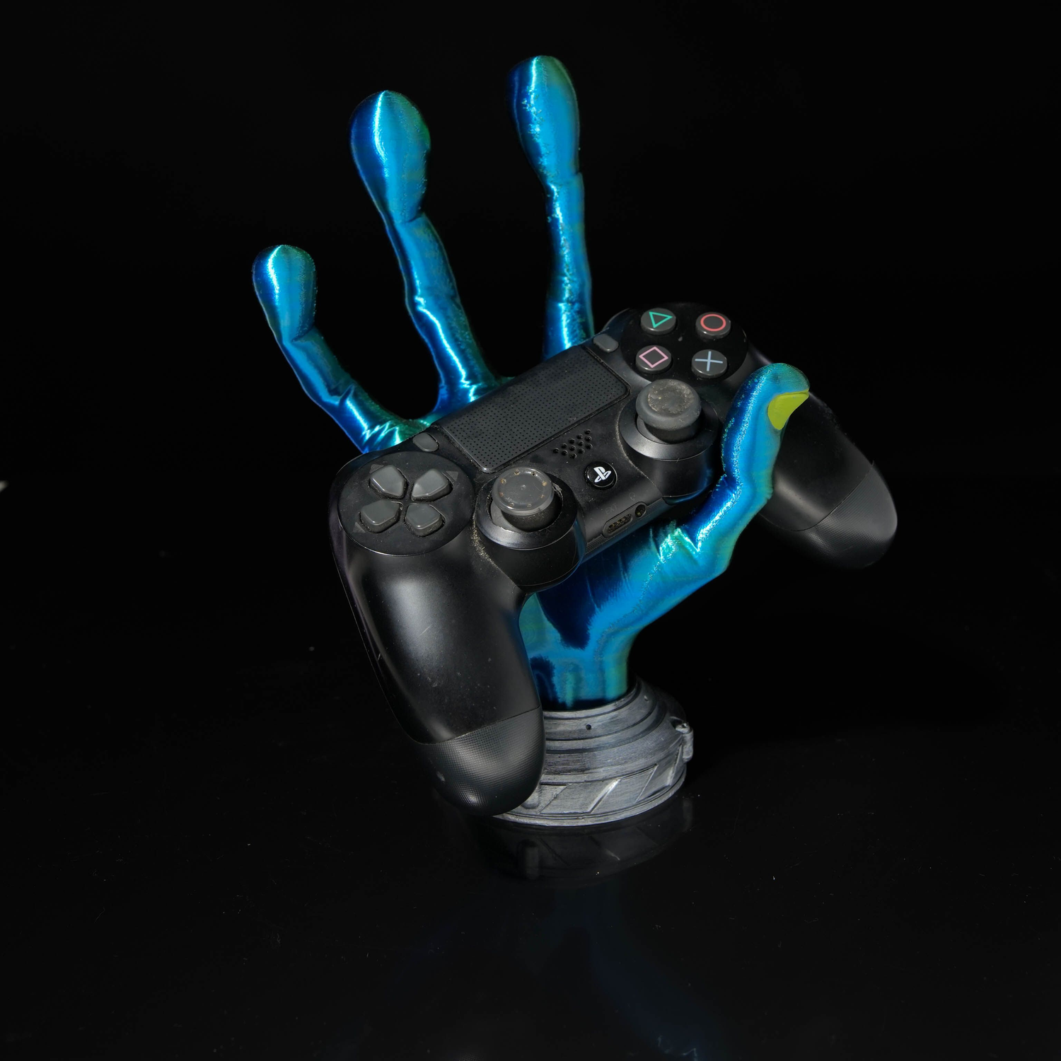 4-Finger Alien Hand Controller Holder