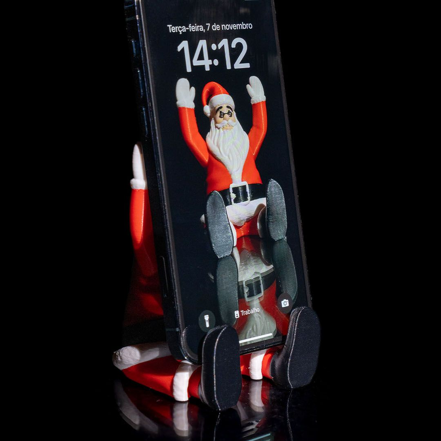 Supportive Santa Phone Holder