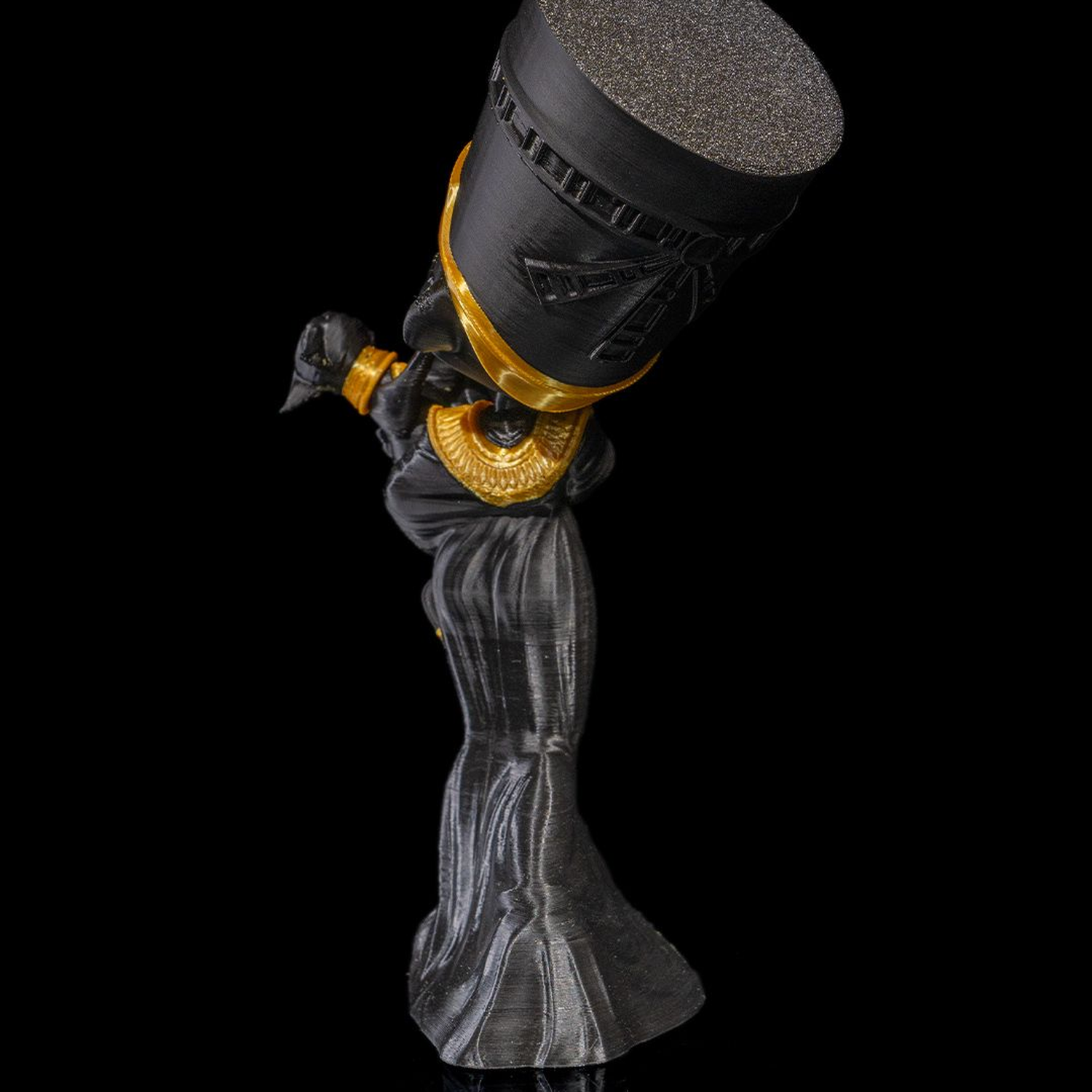 Nefertiti, Cat Lady of Egypt