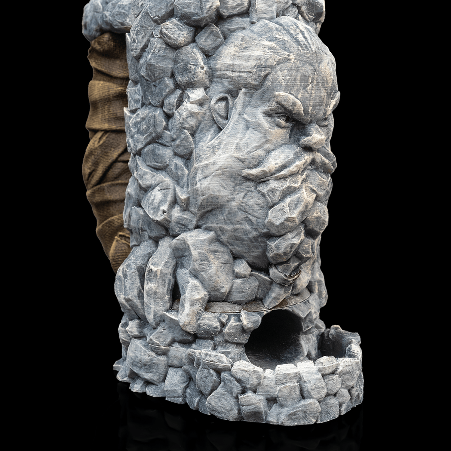 Stonebeard Hold Can Holder & Dice Tower