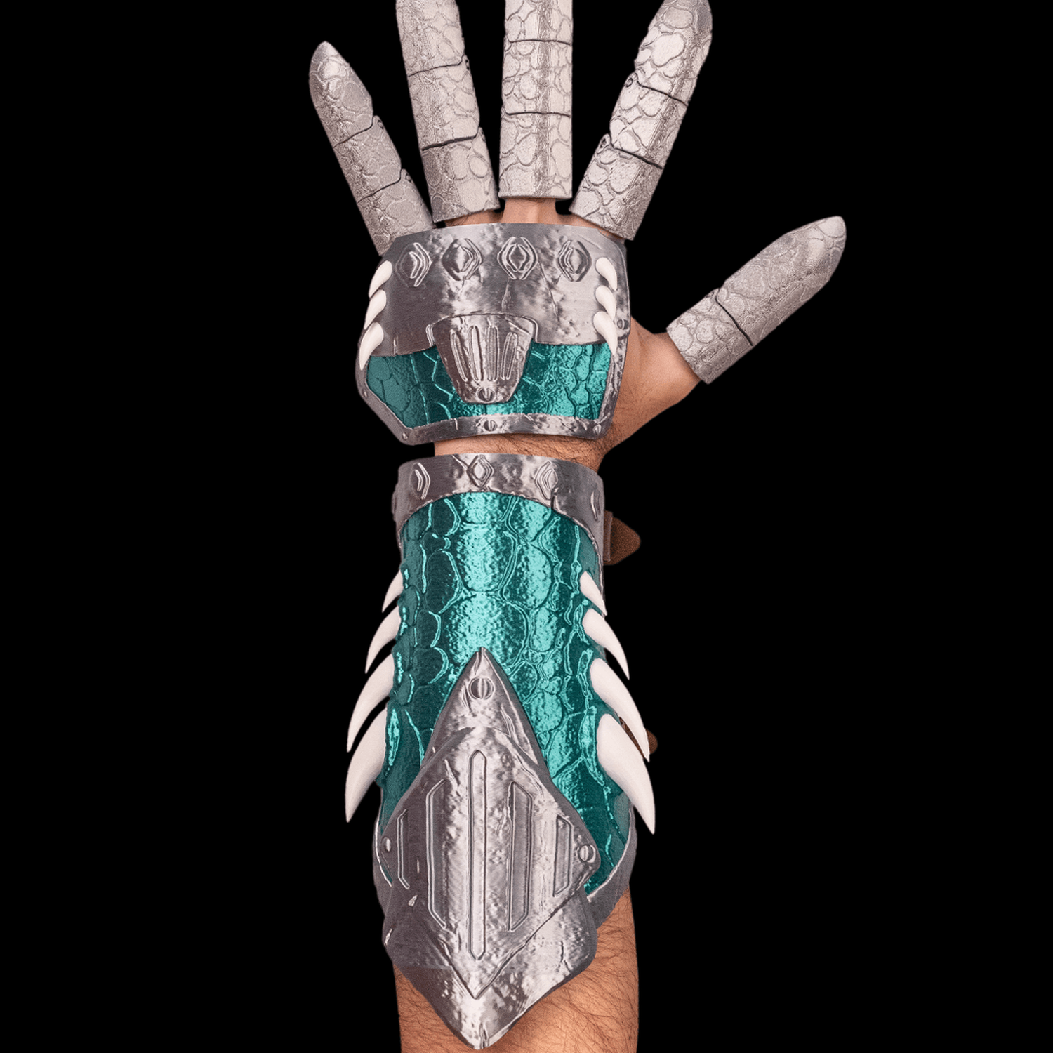 Scaled Barbarian Gauntlet & Vambrace