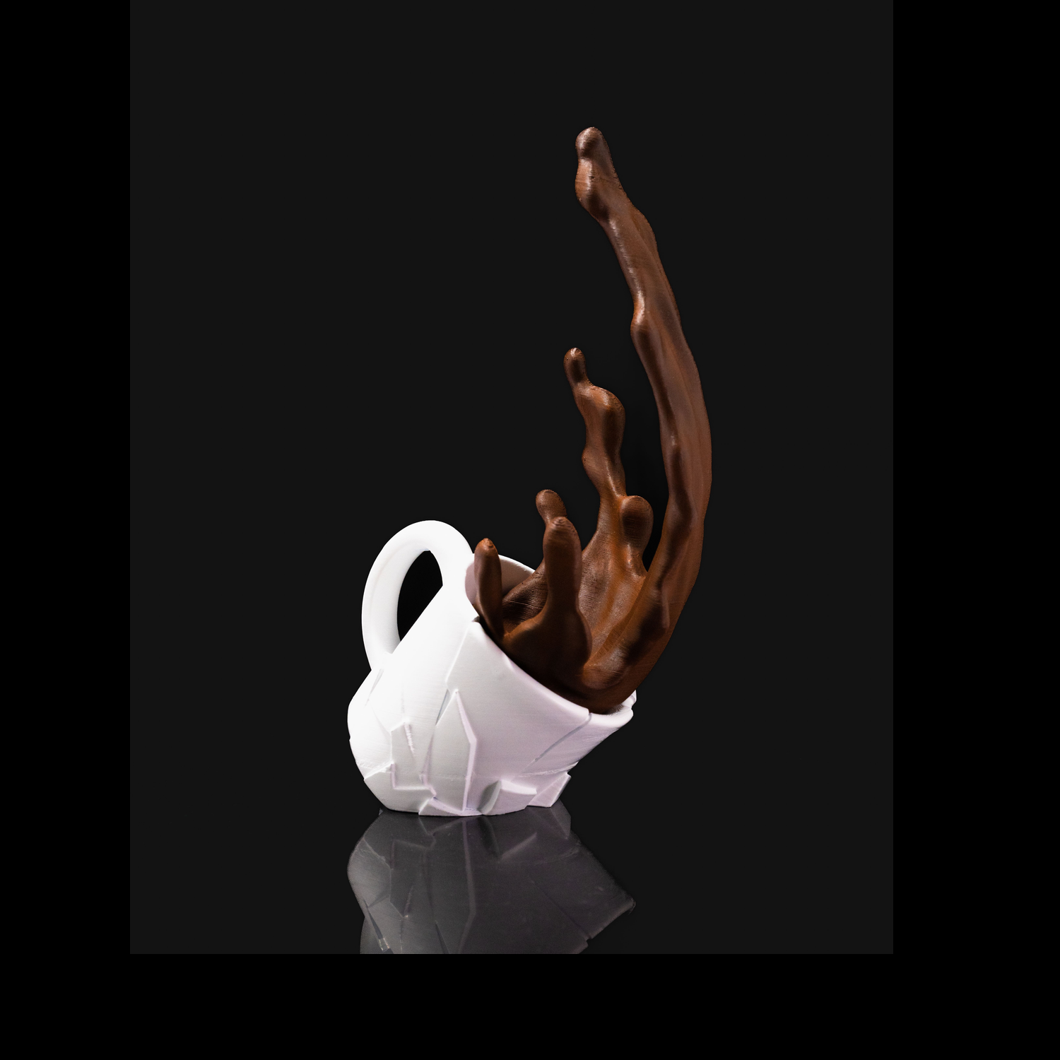 Figura decorativa Falling Coffee Cup