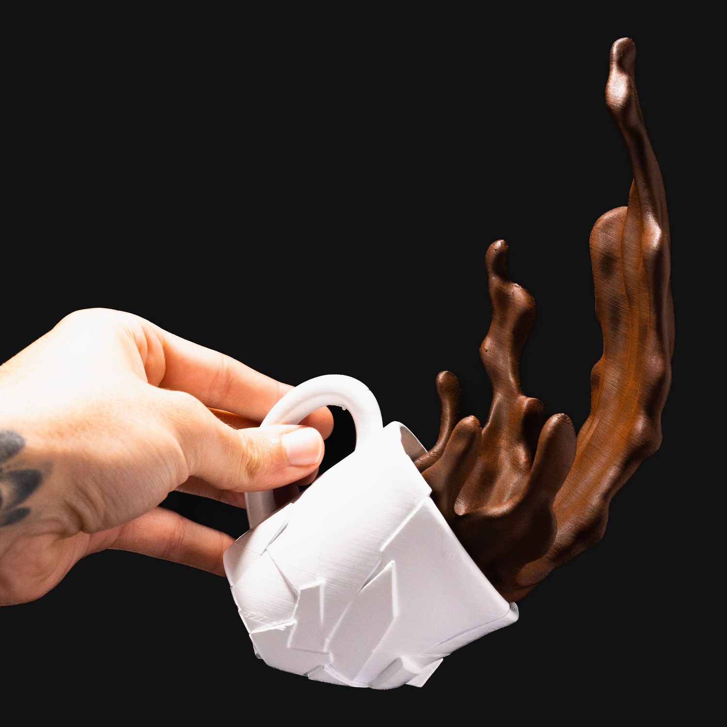 Figura decorativa Falling Coffee Cup