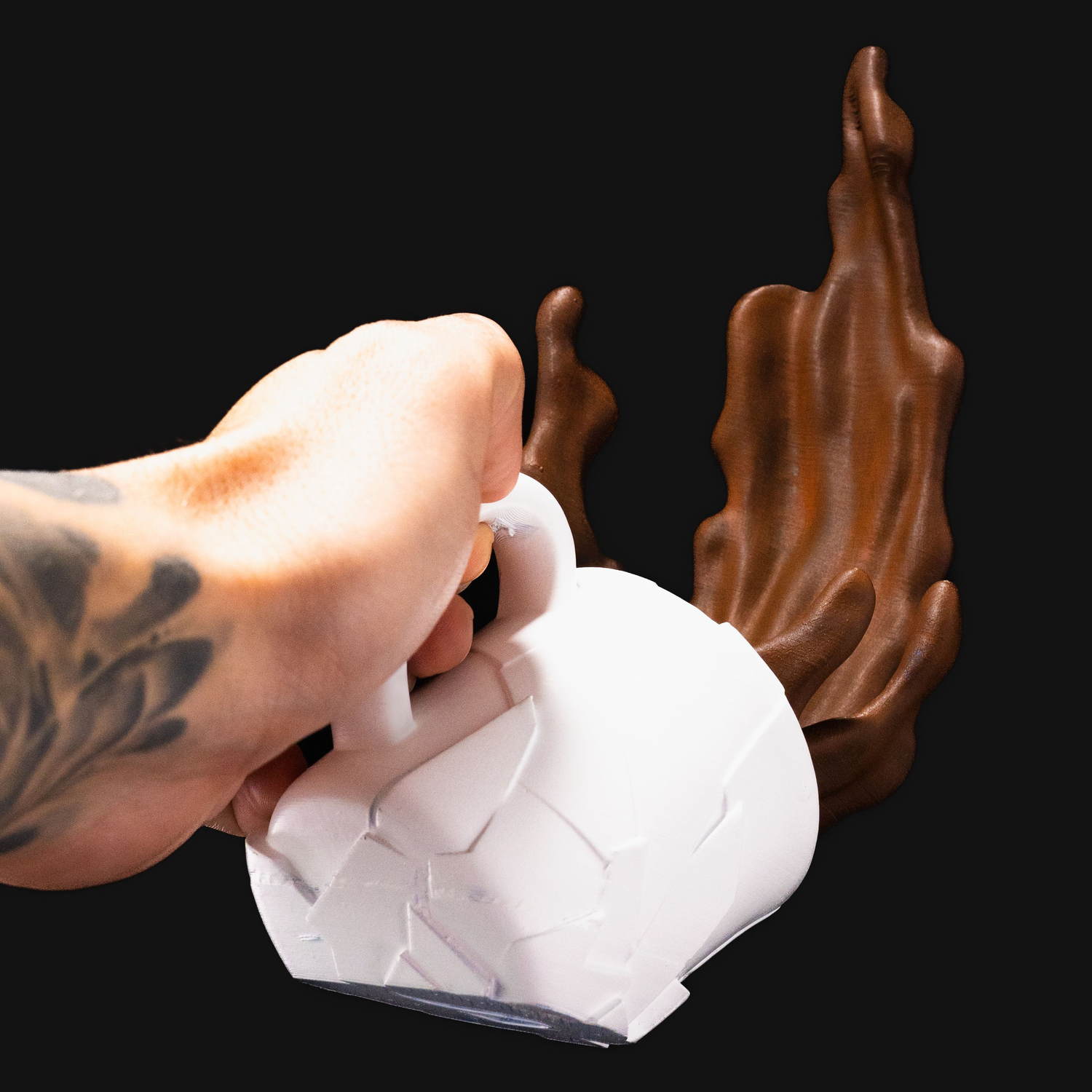 Figura decorativa Falling Coffee Cup