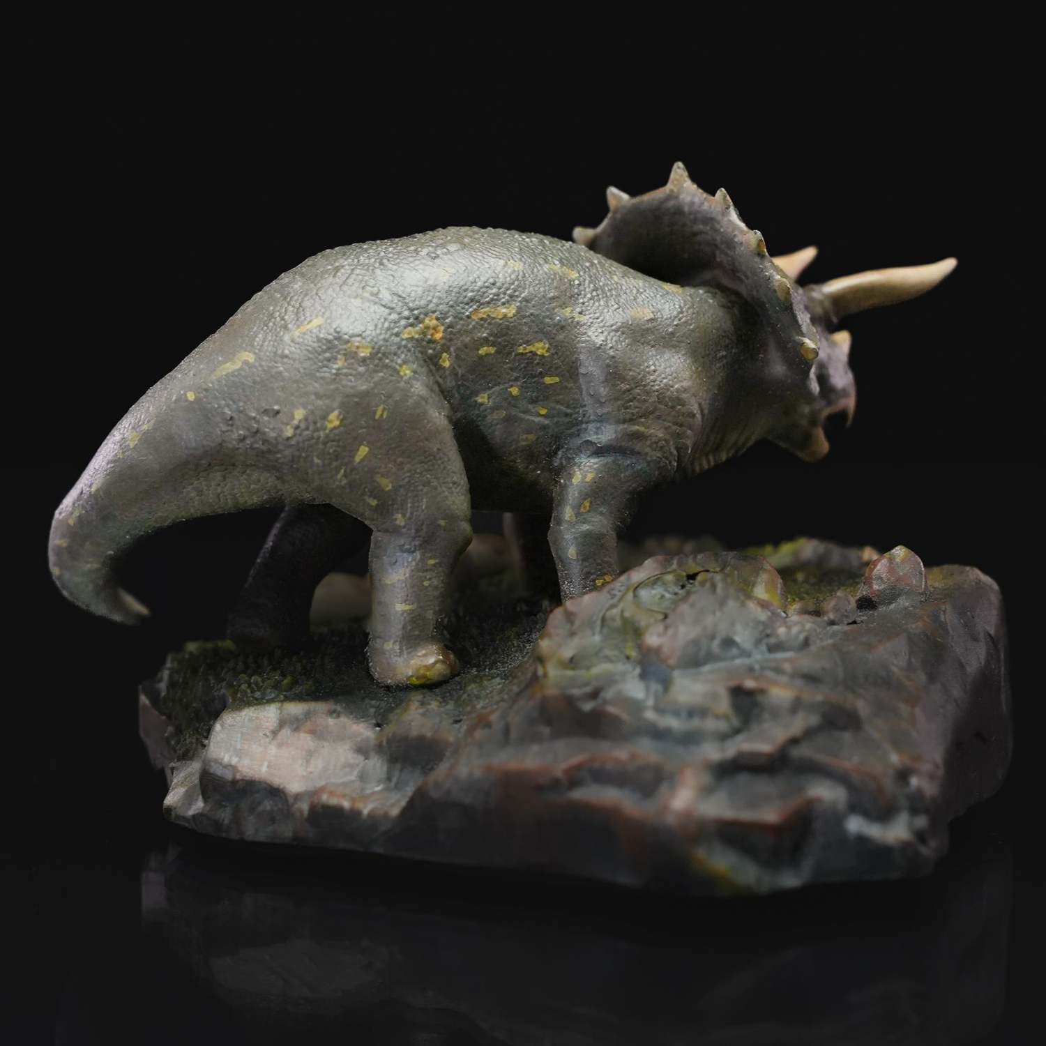 Estatua decorativa Triceratops