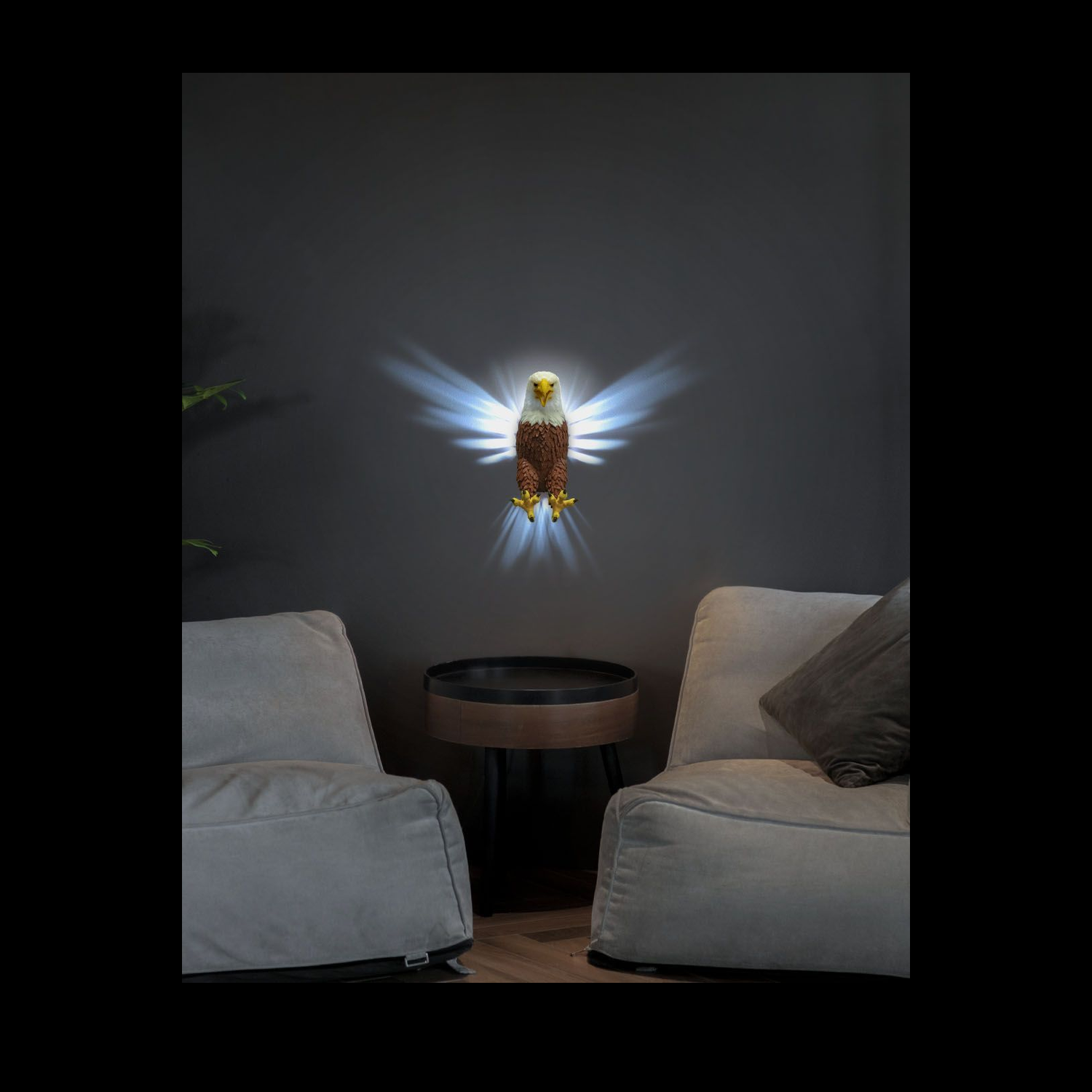 Lámpara de pared Realistic Eagle